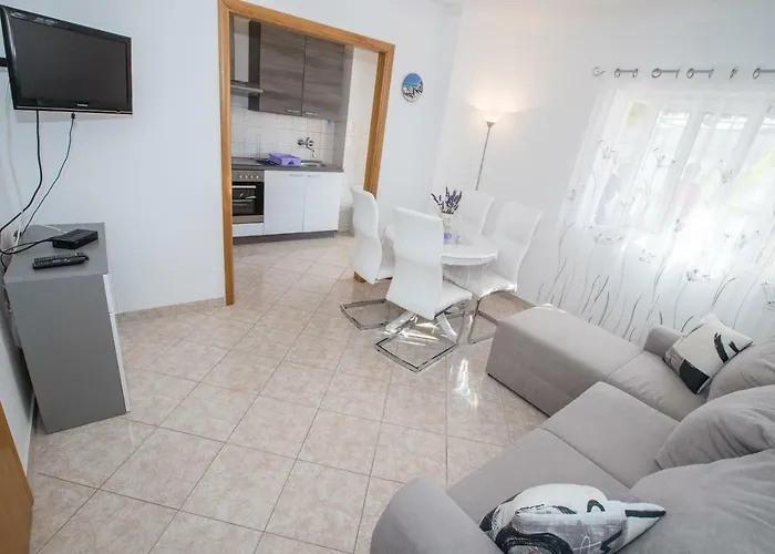 Dania Apartment *