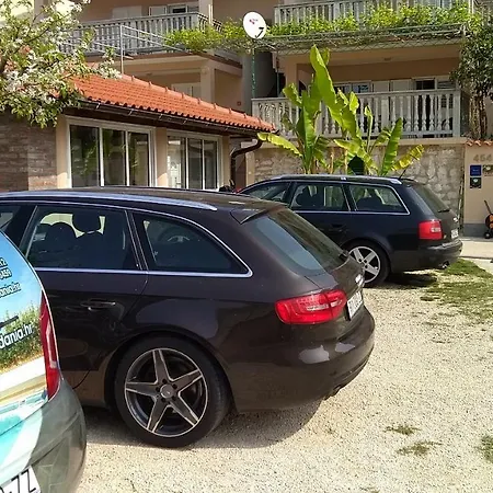 Apartment Dania Lopar