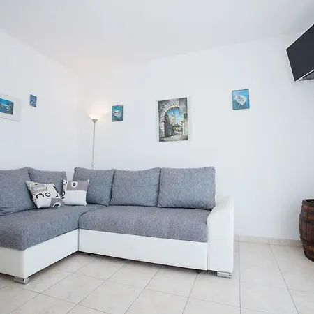 Dania Apartment Lopar