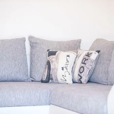Dania Apartment