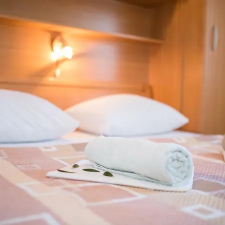 Dania Apartman *