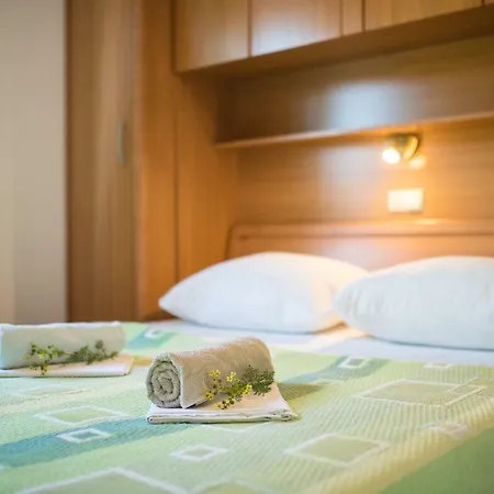 Apartment Dania Lopar