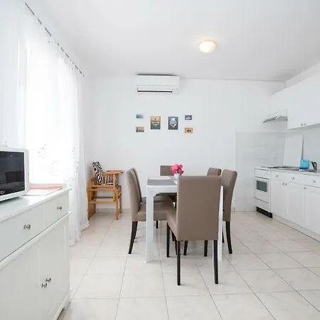 Apartment Dania Lopar
