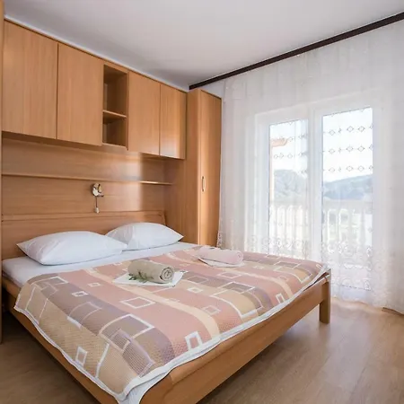 Dania Apartment
