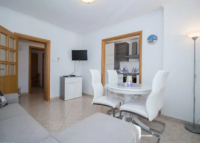 Dania Apartman *